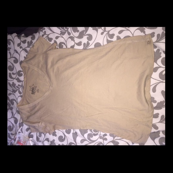 Bundle of shirts and tank tops - Picture 2 of 9